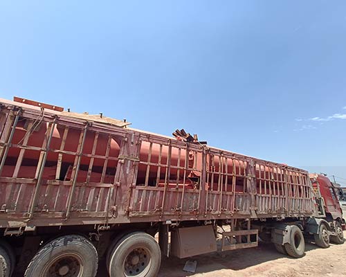 太原馬練營工地裝鋼支撐