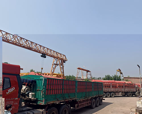 太原馬練營工地裝鋼支撐